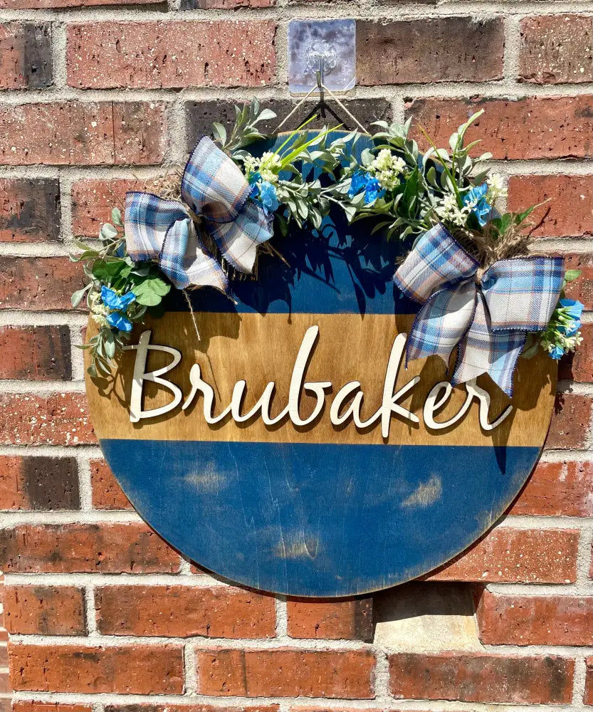 18’’ Wood Door Hanger-Navy/Neutral